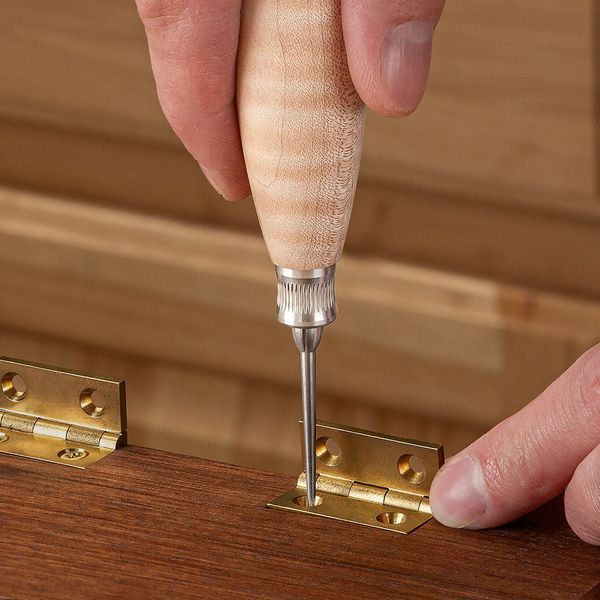 The .125" awl, with its shorter shaft length and needle-like point, provides the control you need for pinpoint accuracy.